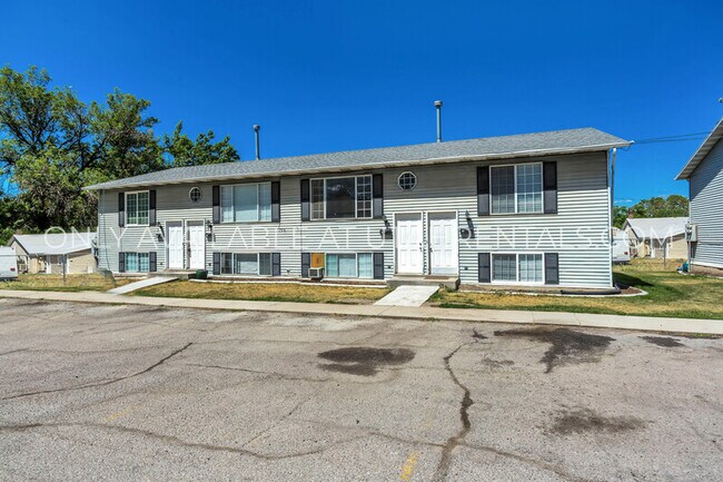 Building Photo - 255 E Center St
