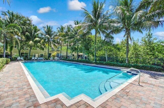 Community Pool - 186 Lake Monterey Cir