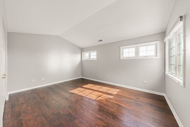Building Photo - 120 Iliad Dr