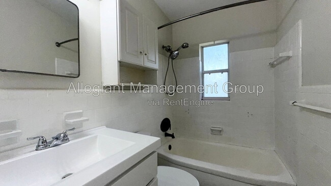 Building Photo - 4110 Alverado St