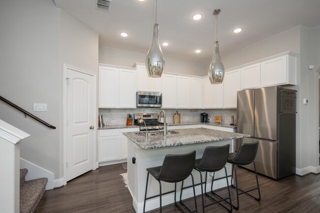 Building Photo - 17339 Moscato