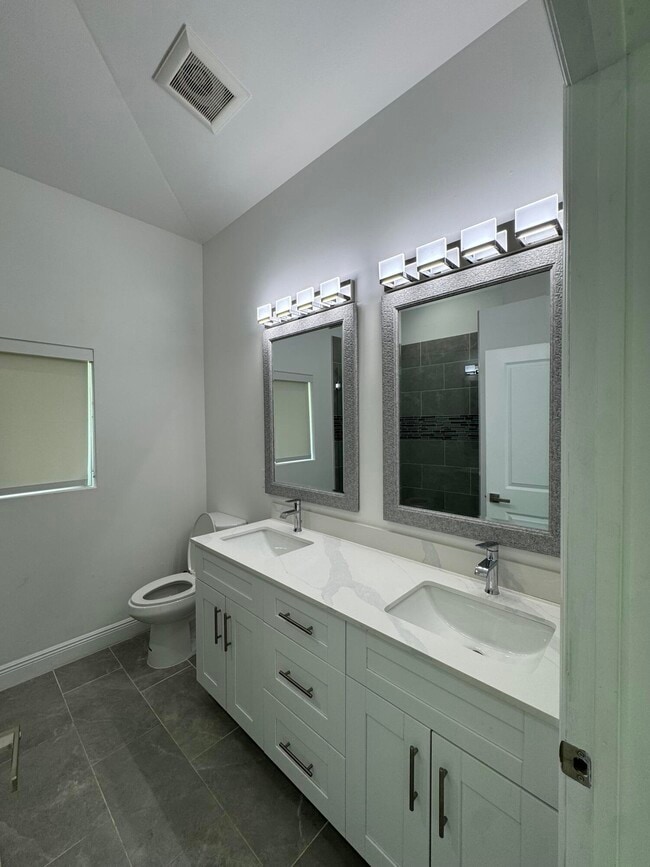 Building Photo - 4522 NW 36th Ct