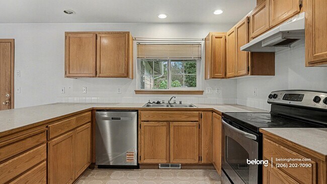 Building Photo - 15121 182nd Ave SE