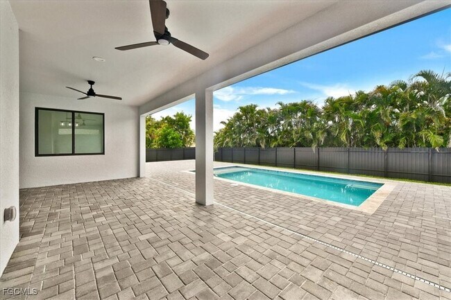 Building Photo - 2602 SW 27th St