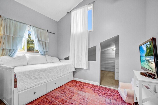 Building Photo - 14501 Wesfall Rd., Tustin CA 92780 5 BR, 3...