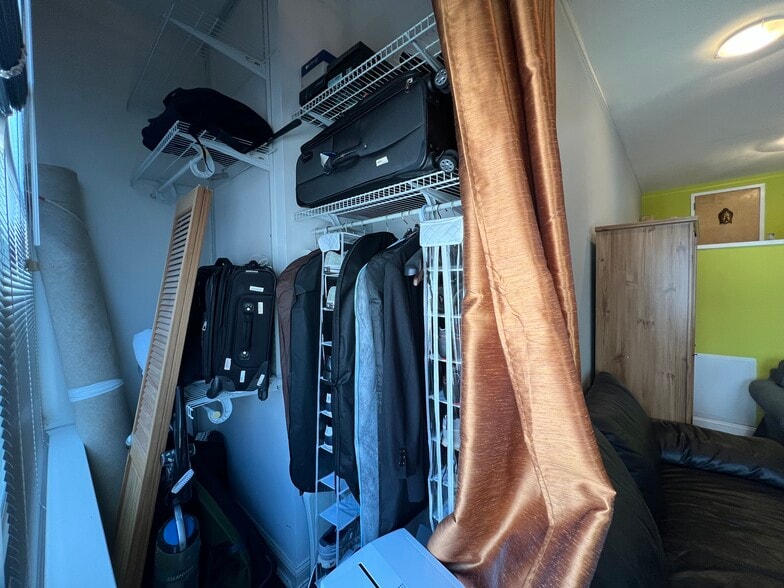 Building Photo - 1100 S Broad St