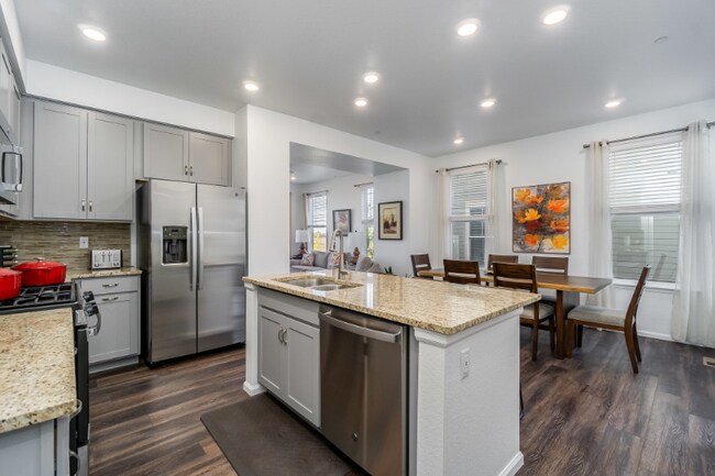 Building Photo - 444 Tigercat Wy