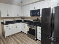 Building Photo - 1405 S Perry St