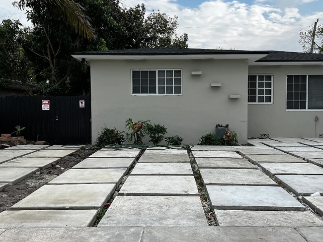 Building Photo - 780 NW 141st St