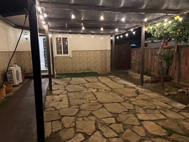 Building Photo - 1041 Paraiso Ave