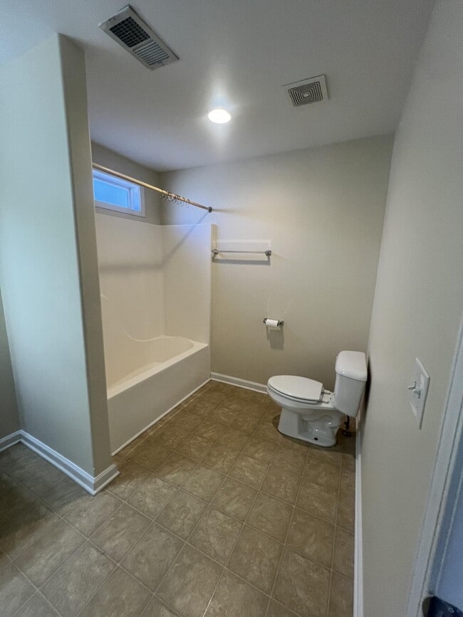 Building Photo - 857 Malabu Dr