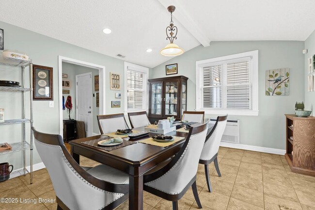 Building Photo - Spacious Home in the Heart of Clifton