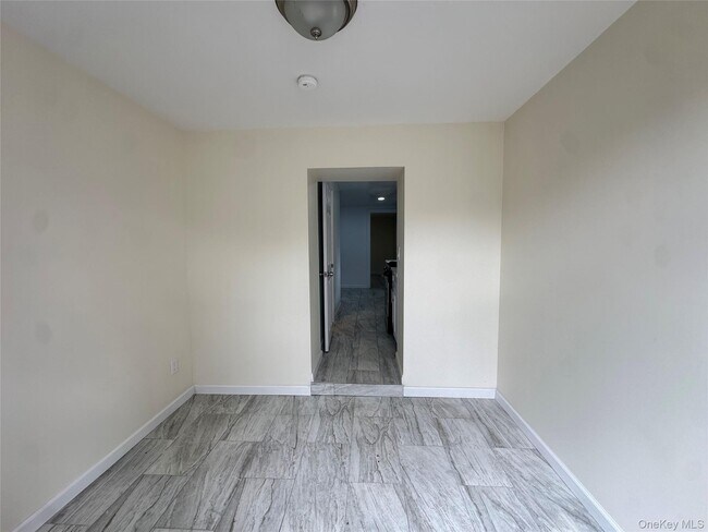 Building Photo - 216 1st St