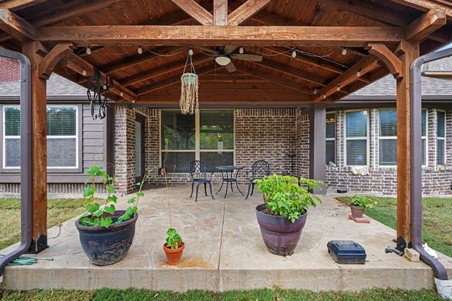Building Photo - 2412 Lynbridge Dr
