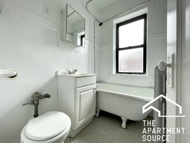 Building Photo - 3312 W Schubert Ave