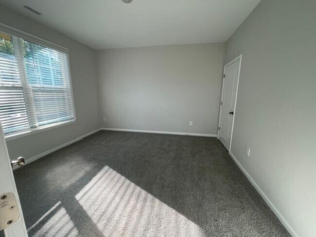 Building Photo - 1988 Chipley Dr