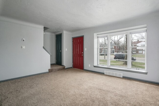 Building Photo - 18492 Greenfield Rd