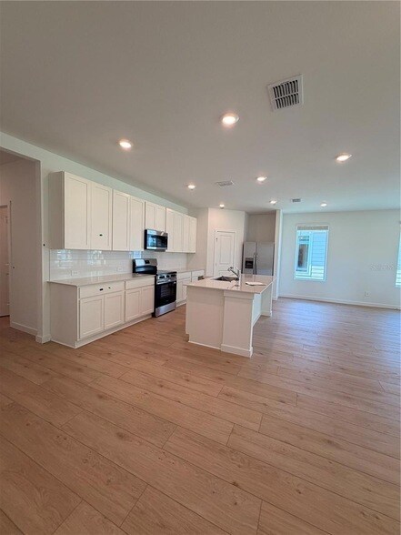 Building Photo - 5063 Loggia Ln