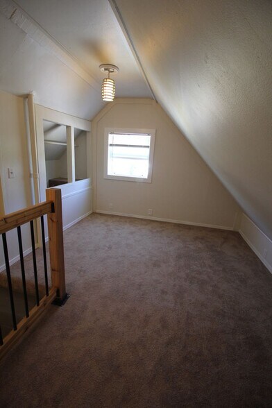 bedroom - 210 Northeast 5th Avenue