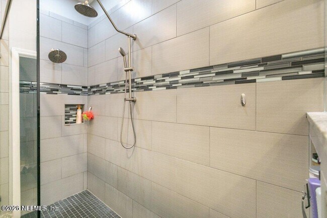 Building Photo - 6217 Eclipse Cir
