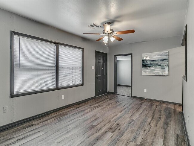 Building Photo - 4209 NE 19th St