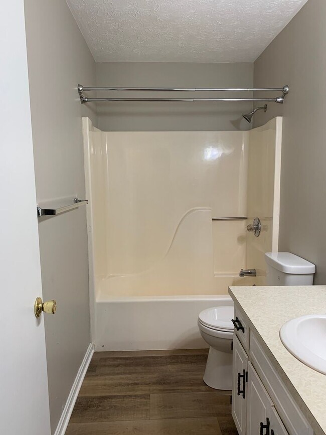 Building Photo - CONTRACT PENDING!!Spacious 2-story, 3 bed/...
