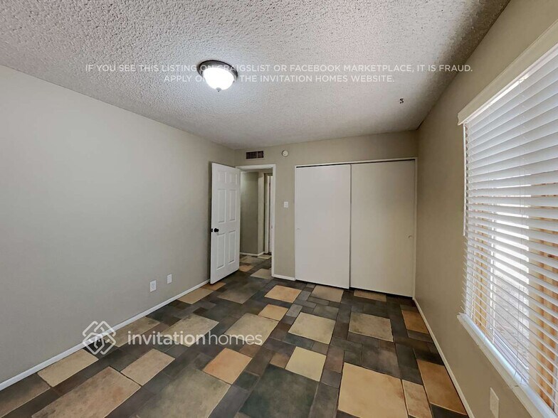 Building Photo - 13830 N 47th Ave