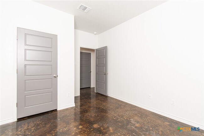 Building Photo - 319 Riptide Dr
