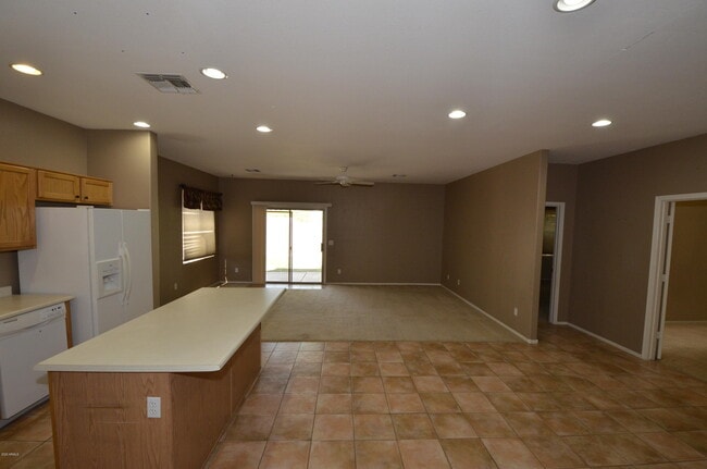 Building Photo - 1148 S Roca St