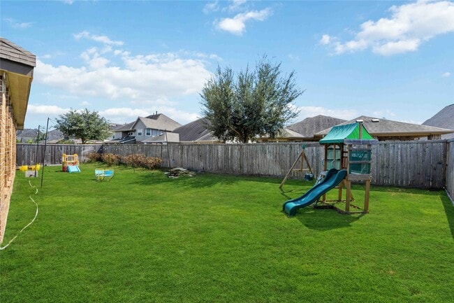 Building Photo - 931 Abelia Ave