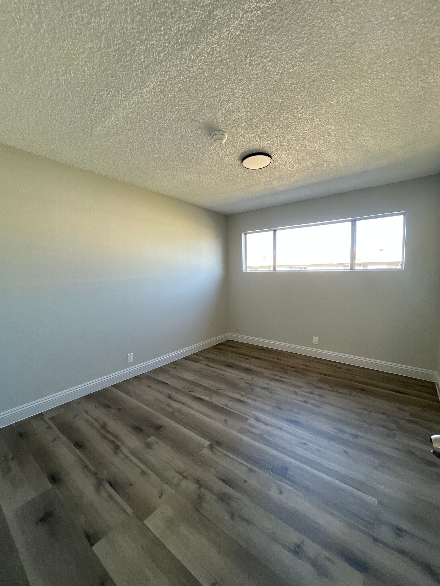 Building Photo - 1334 W 93rd St