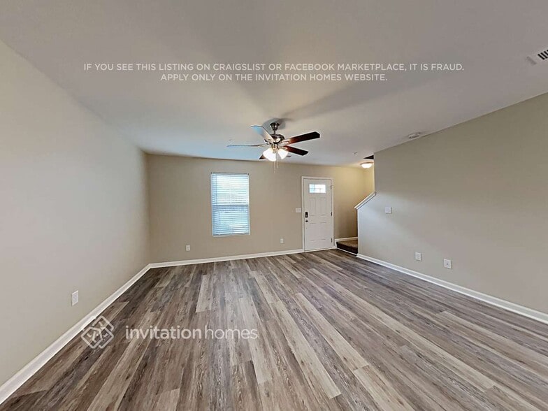 Building Photo - 2401 Everton Cir SE