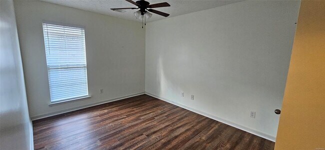 Building Photo - 740 Buena Vista Loop