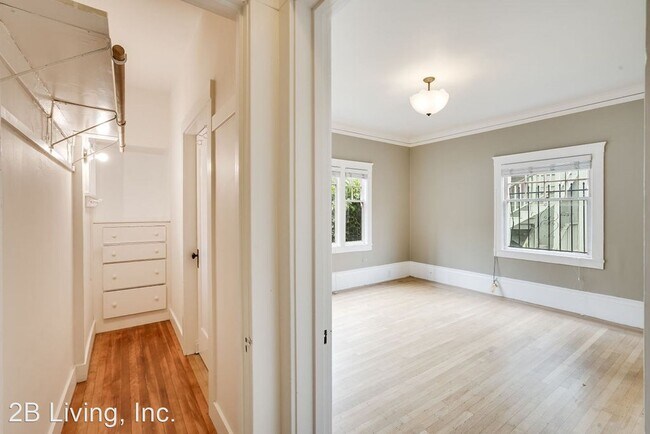 Building Photo - 333 Park View Terrace