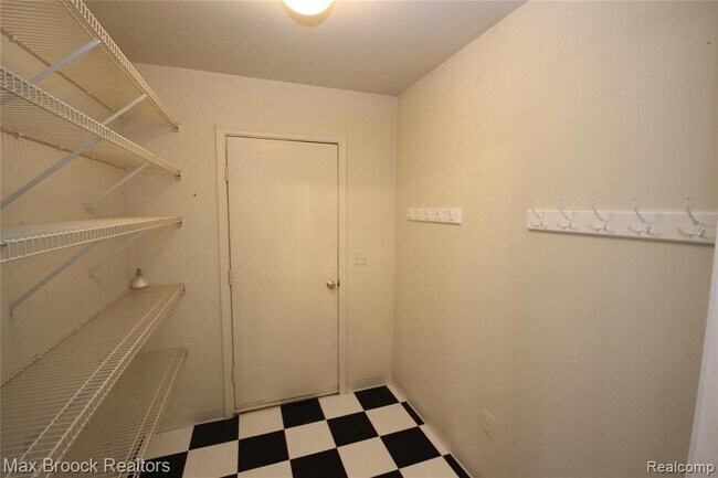 Building Photo - 2120 Daintree Ave