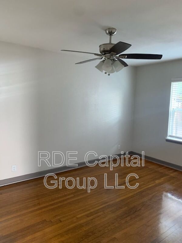 Building Photo - 4722 El Campo Ave