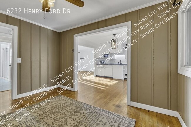 Building Photo - 6232 Henry Ford Dr