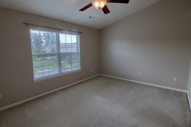 Building Photo - 2180 Knotty Pine Tr