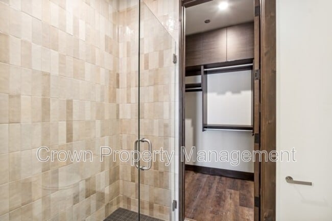 Building Photo - 317 Akers Ln