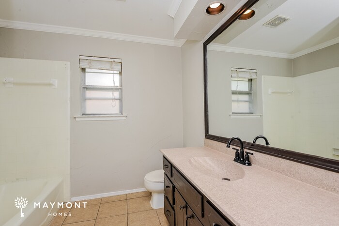 Building Photo - 4713 Ringold Dr