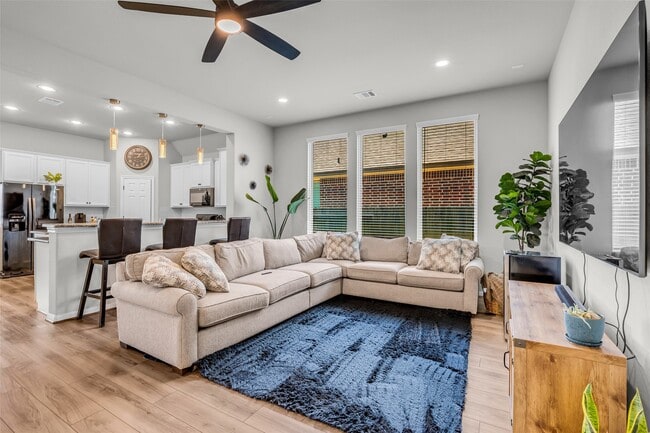 Building Photo - 17330 Hartford Field Ln