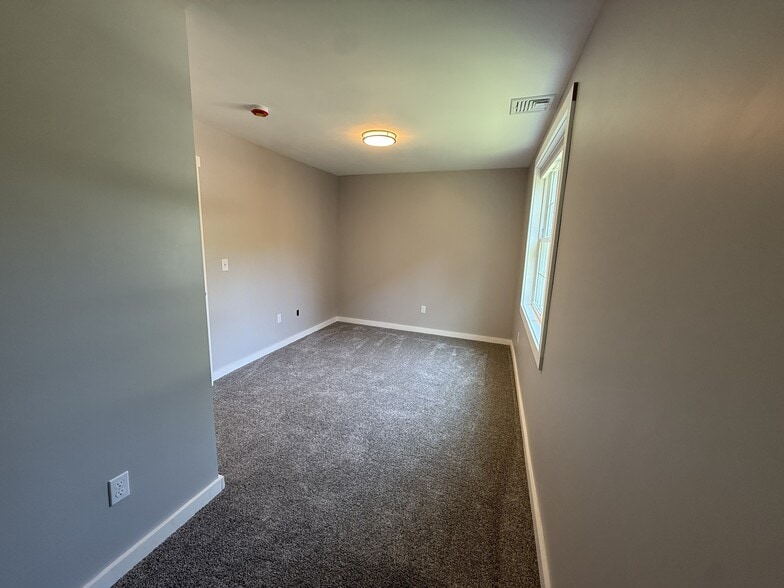main bedroom - 18 Montello St