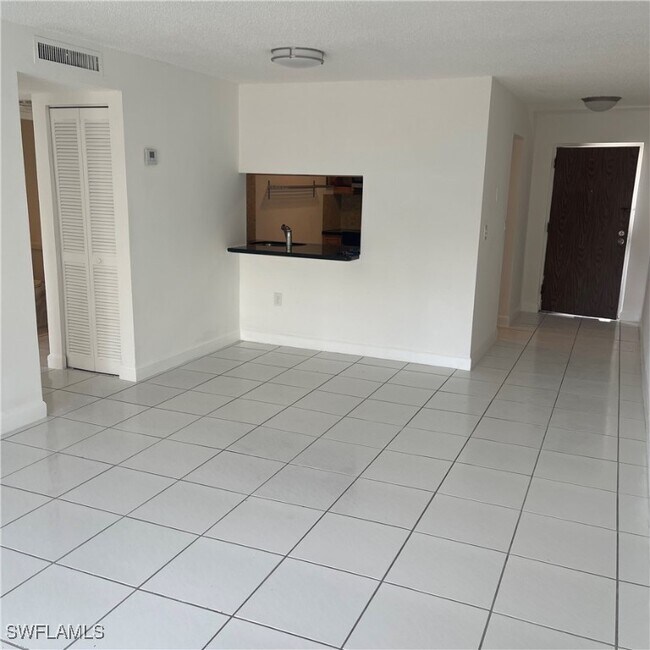 Building Photo - 3527 NE 168th St