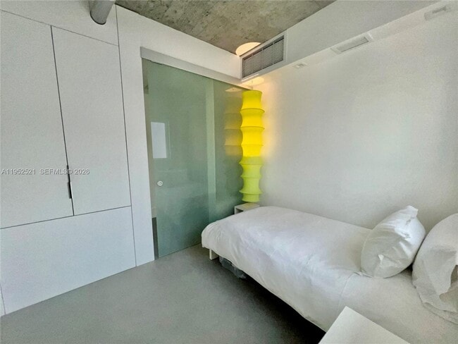 Building Photo - 50 South Pointe Dr