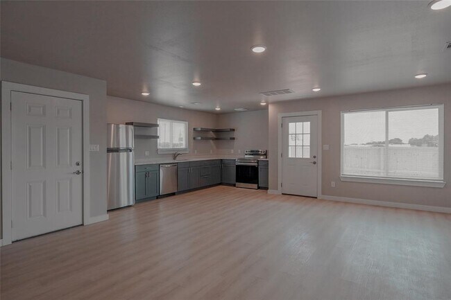 Building Photo - 108 Sandy Oaks Loop
