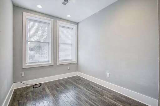 Building Photo - 1220 19th St NE