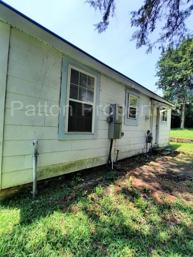 Building Photo - Five Points Home