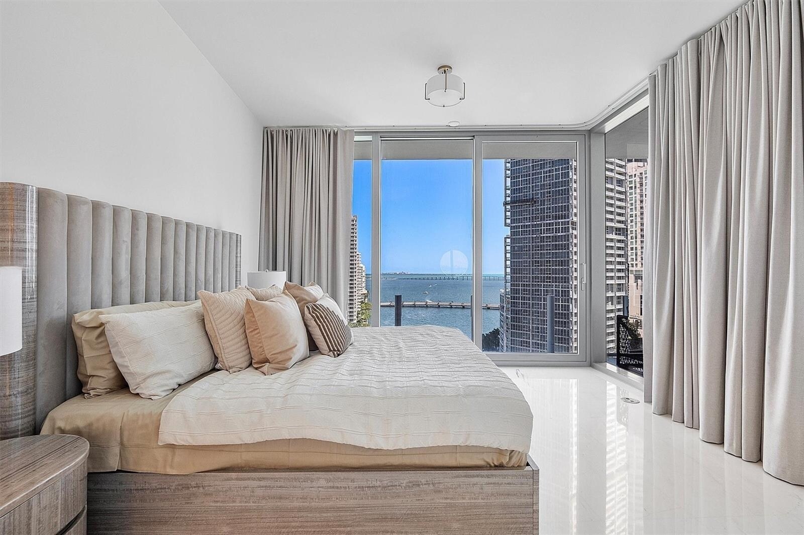 Building Photo - 300 Biscayne Boulevard Way