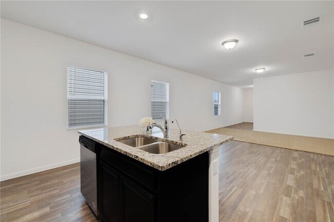 Building Photo - 329 Flower Smith Ln
