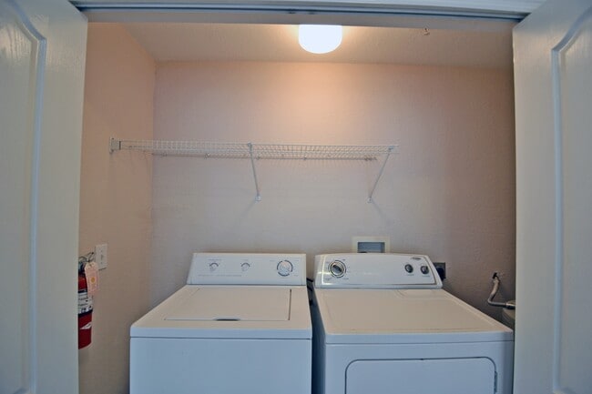 Building Photo - 1 Bedroom 1 Bathroom condo in luxury gated community